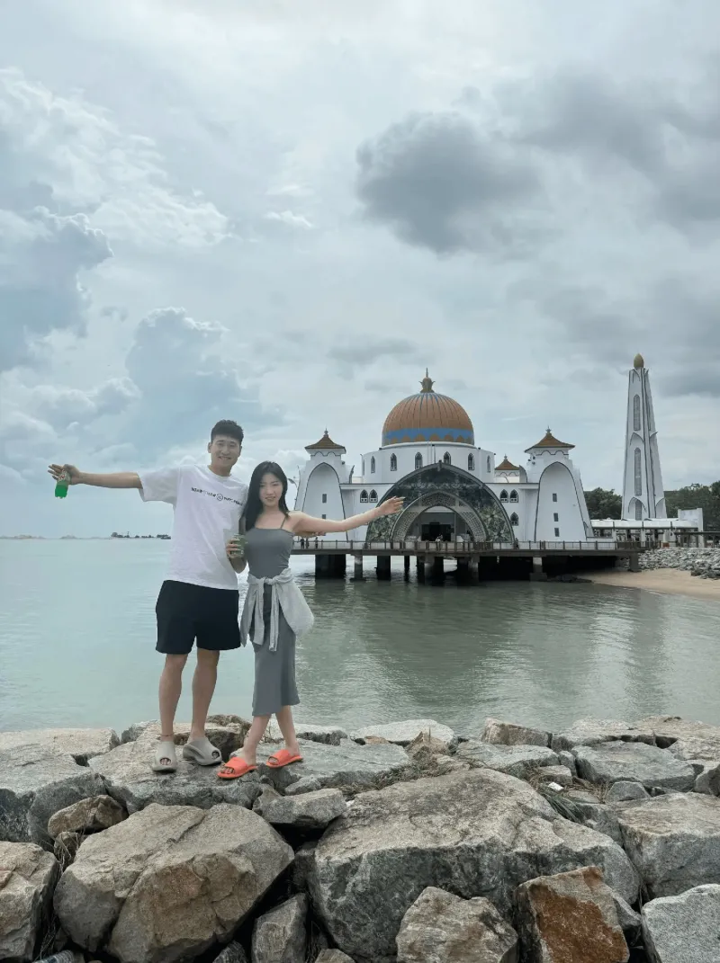 祝你假期愉快！吉林队姜伟泽在社交媒体上分享与女友的度假照片